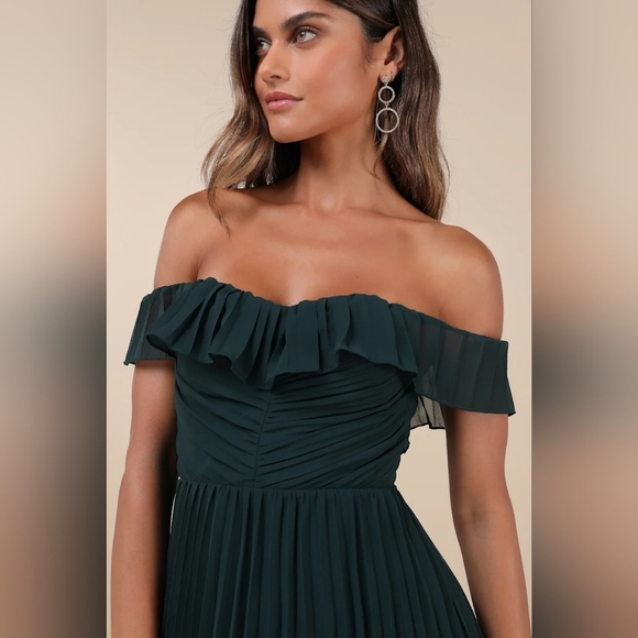 Lulus Always Remarkable Emerald Pleated Off-the-Shoulder Maxi Dress Wedding - Picture 4 of 8